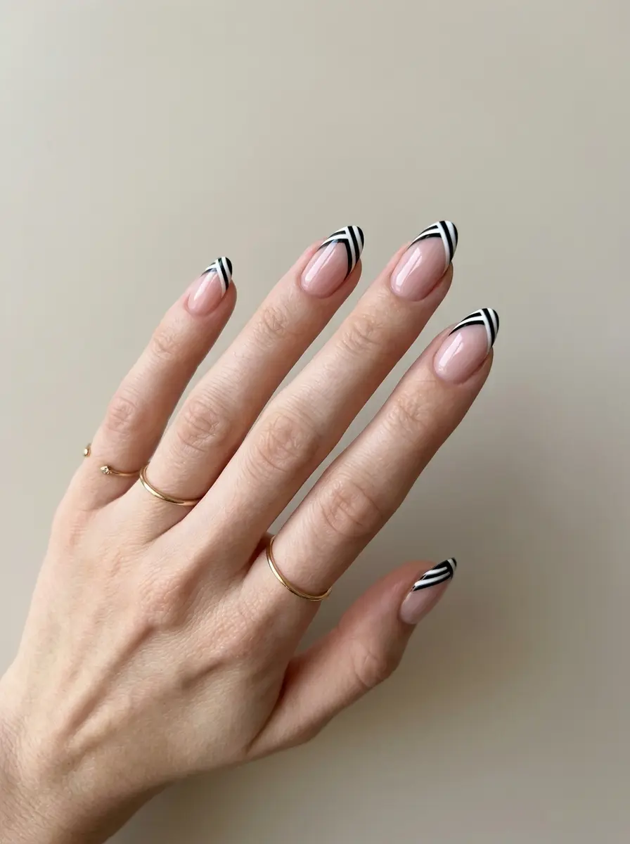 25 Classy French Nail Ideas for a Polished, Timeless Manicure 10 classy french nail ideas 1358