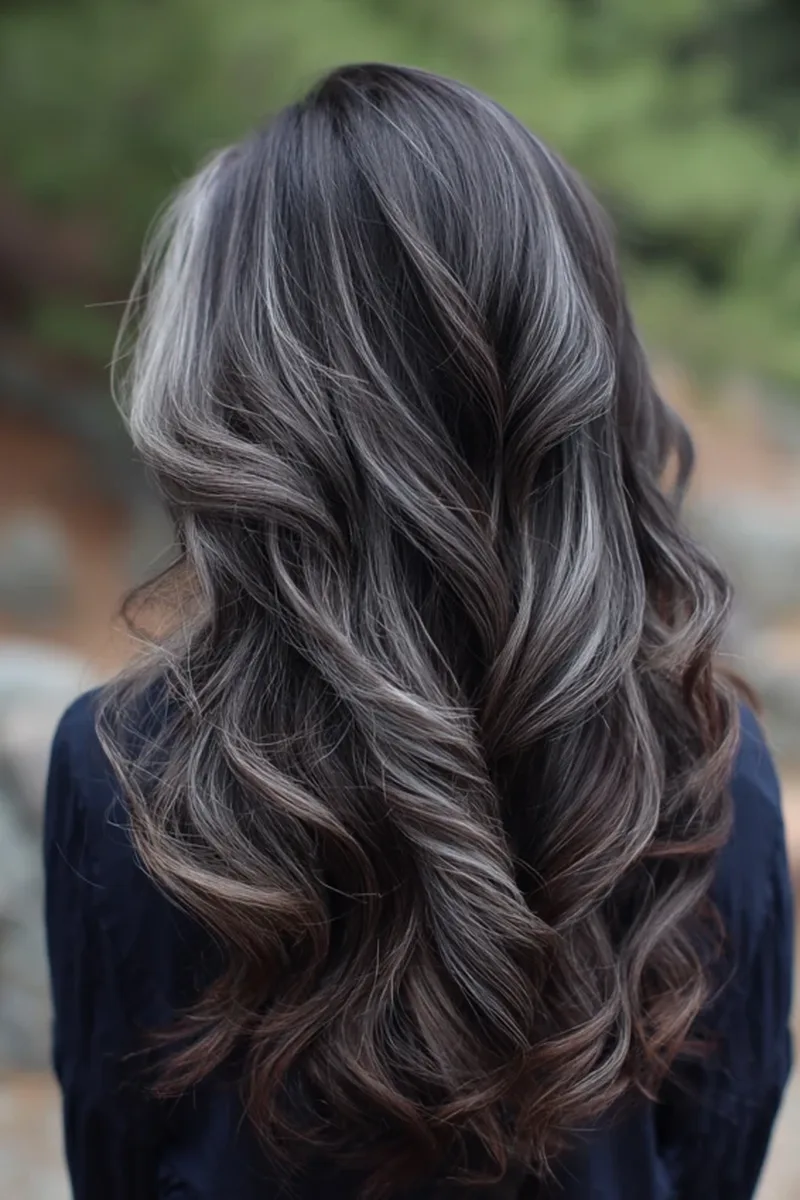 Silky Waves with Soft Silver Tones