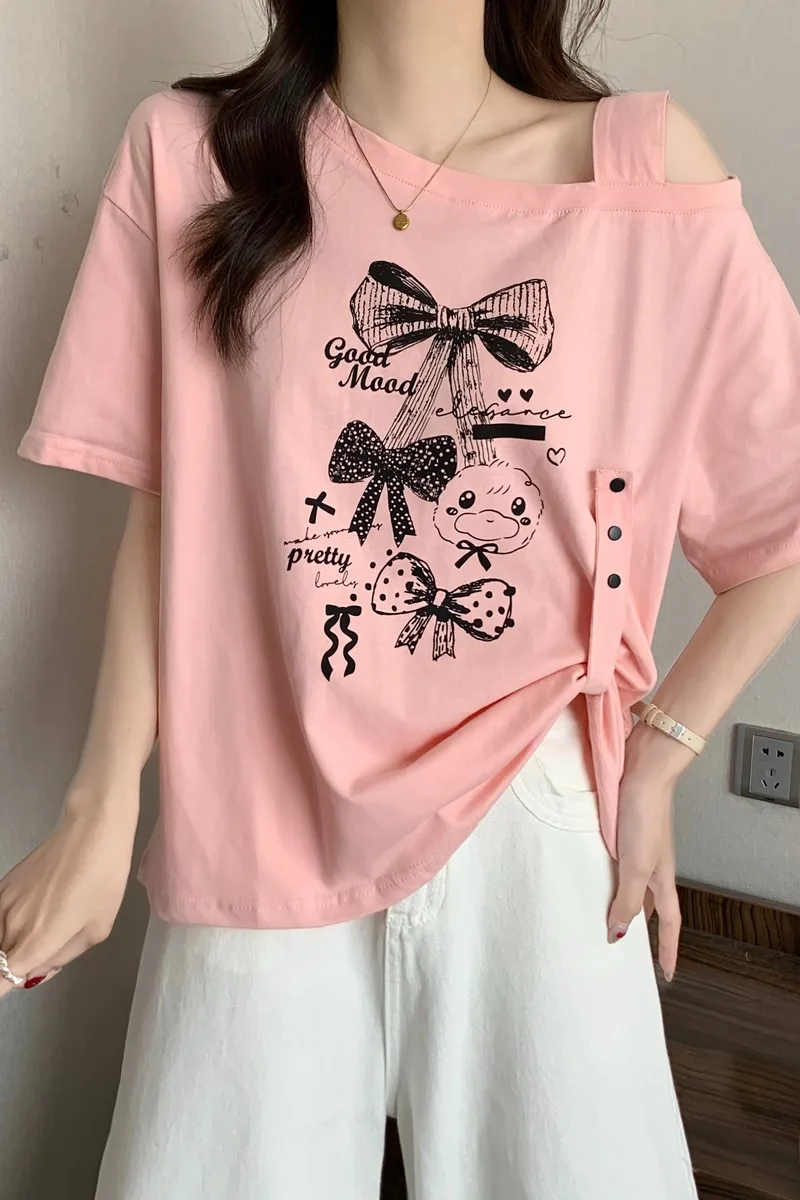 13 Trendy DIY Cut T-Shirt Hacks That Transform Your Old Tees Into Statement Pieces idea 7