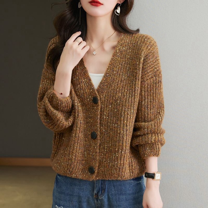 33 Chocolate Brown Knit Outfits for January Weekends That Are Chic, Warm and Elegant 4 Chocolate Brown Knit Cardigan with a White Top and Blue Jeans