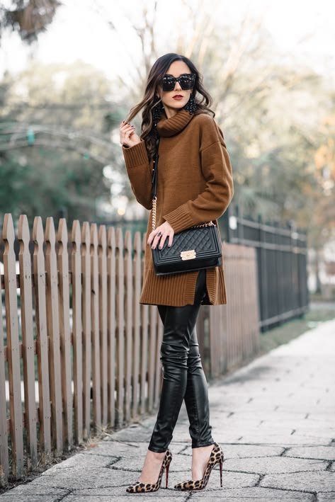 33 Chocolate Brown Knit Outfits for January Weekends That Are Chic, Warm and Elegant 7 Chocolate Brown Oversized Knit with Leather Leggings and Boots