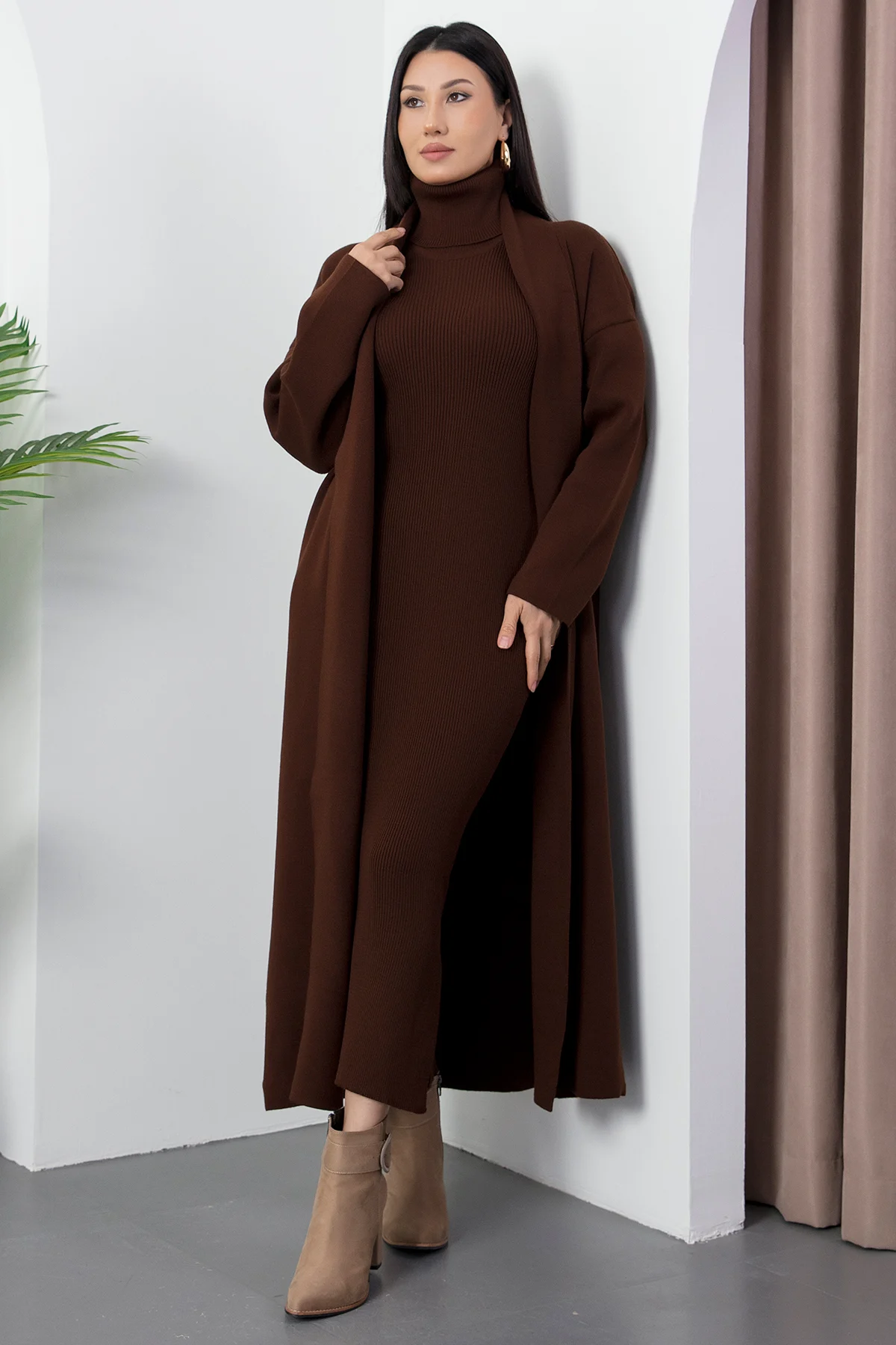 33 Chocolate Brown Knit Outfits for January Weekends That Are Chic, Warm and Elegant 15 Chocolate Brown Knit Cardigan Dress with Ankle Boots