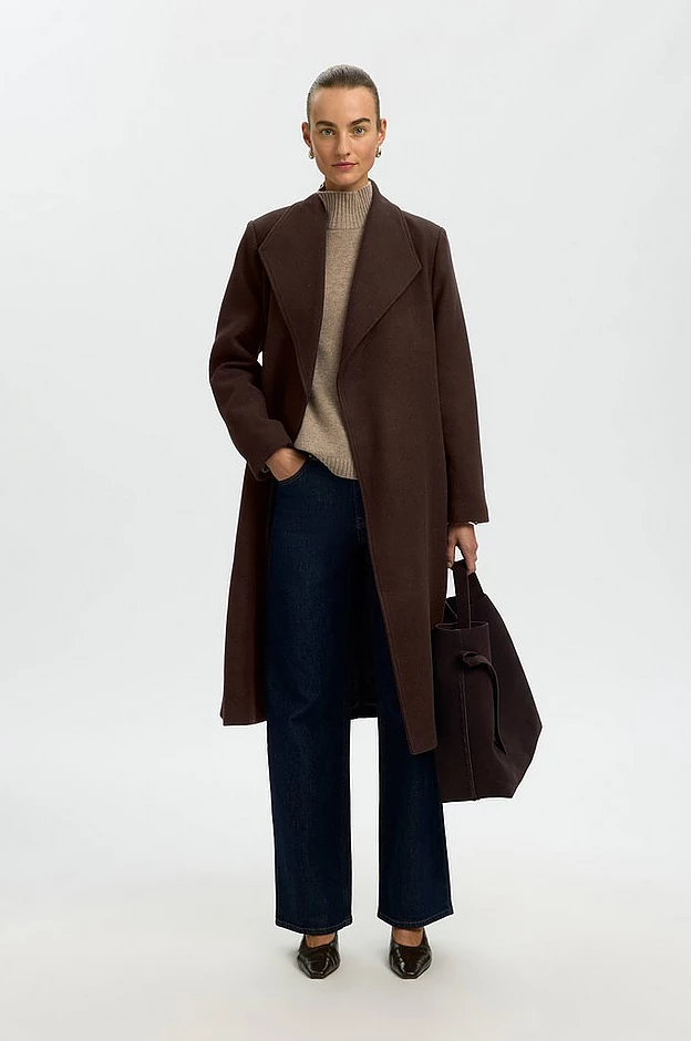 33 Chocolate Brown Knit Outfits for January Weekends That Are Chic, Warm and Elegant 19 Chocolate Brown Knit Top with Wide-Leg Jeans and a Wool Coat