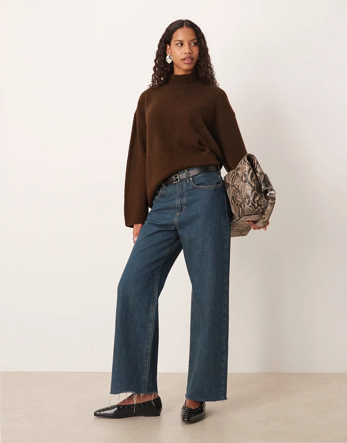 33 Chocolate Brown Knit Outfits for January Weekends That Are Chic, Warm and Elegant 28 Chocolate Brown Turtleneck Knit with Wide-Leg Jeans