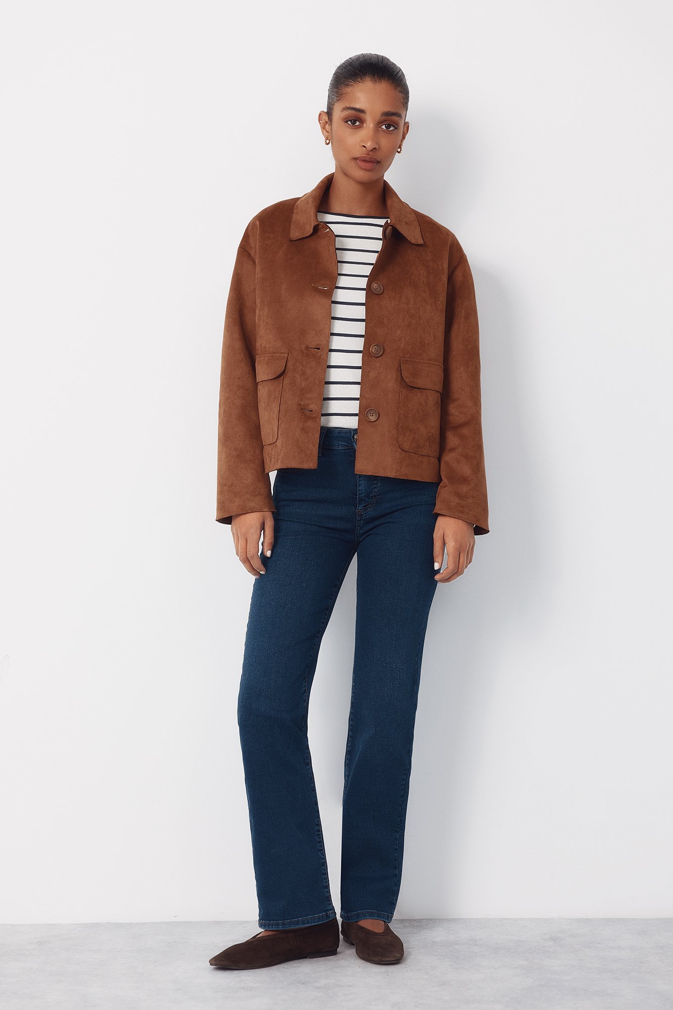 30 Chocolate Suede Jacket Outfits for Winter Outings That Are Chic, Warm and Elegant 19 Chocolate Suede Jacket with a Striped Top and Dark Denim