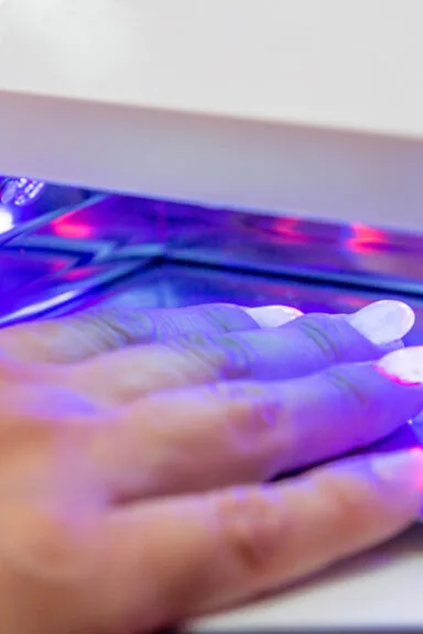 How Long Should Nails Be Under UV Light? The Right Timing for Flawless Gel Nails 8 Health and Safety with UV Light Exposure