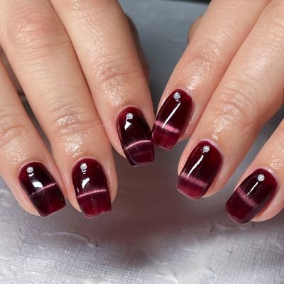 Dark Burgundy Cat Eye Short Square Nails for Cold Weather Events