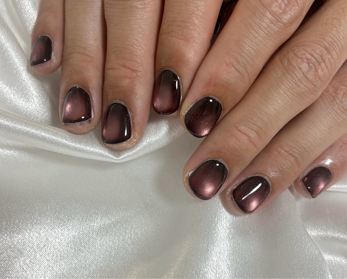 Dark Burgundy Cat Eye Short Oval Nails for Cold Weather Events
