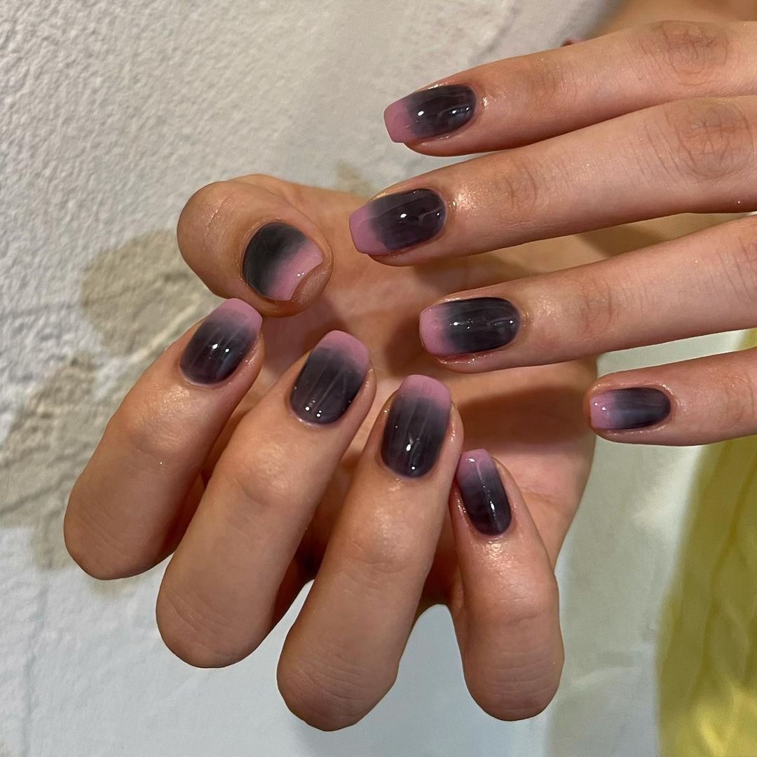 50 Dark Jelly Gradient Nails for Winter Evening Events That Are Deep, Glossy and Made for the Night 51 Dark Purple Jelly Gradient Oval Nails for Winter Evening Events