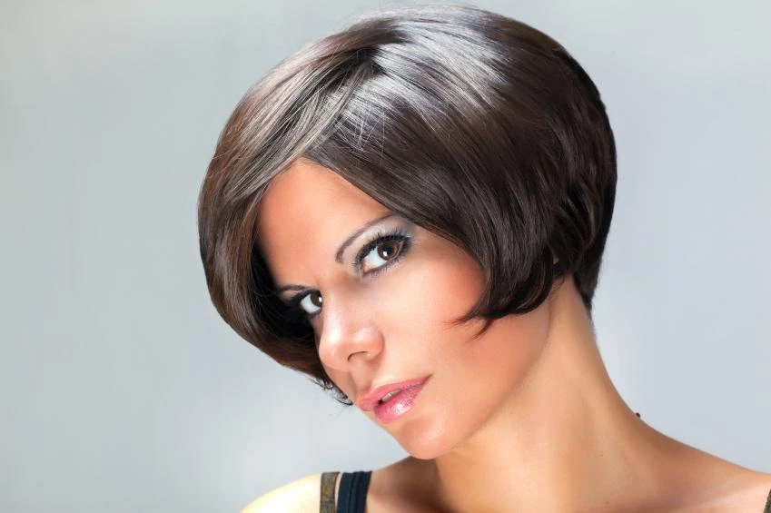 Deep Side Part Short Hair with a Tucked-Behind-the-Ear Finish for a Smart Look