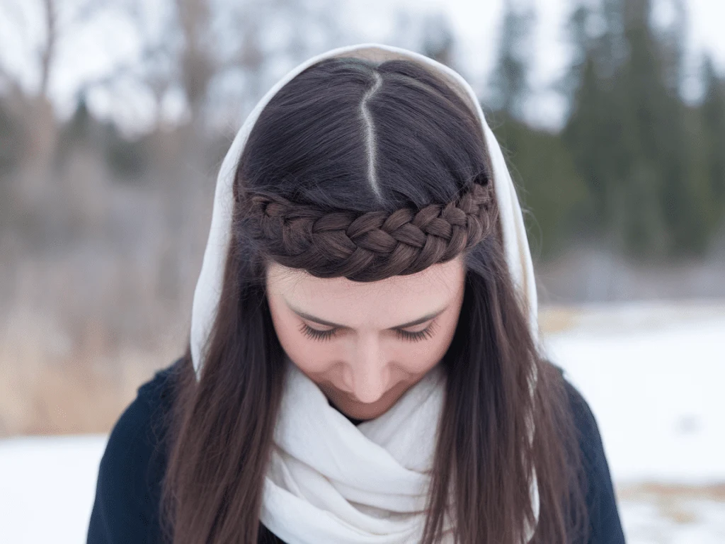 38 Hat Proof Braided Hairstyles for Cold Commutes with No Frizz - Idea 14