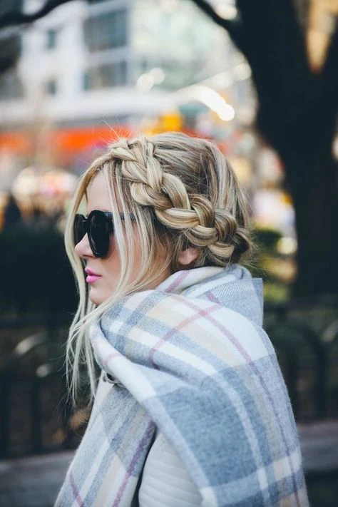 38 Hat Proof Braided Hairstyles for Cold Commutes with No Frizz - Idea 20