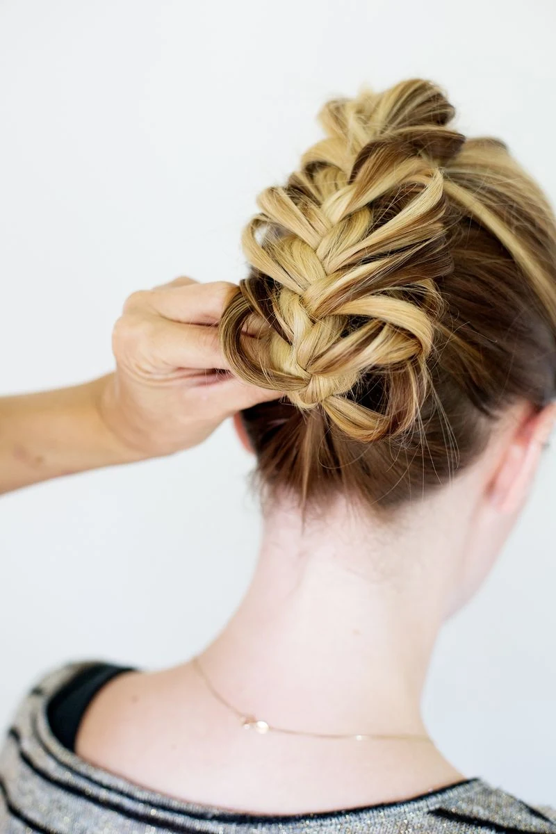 38 Hat Proof Braided Hairstyles for Cold Commutes with No Frizz - Idea 30