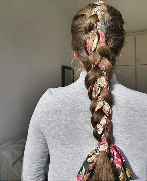 50 Hat Proof Hairstyles for Long Hair with a Silk Lined Cap Trick - Idea 10