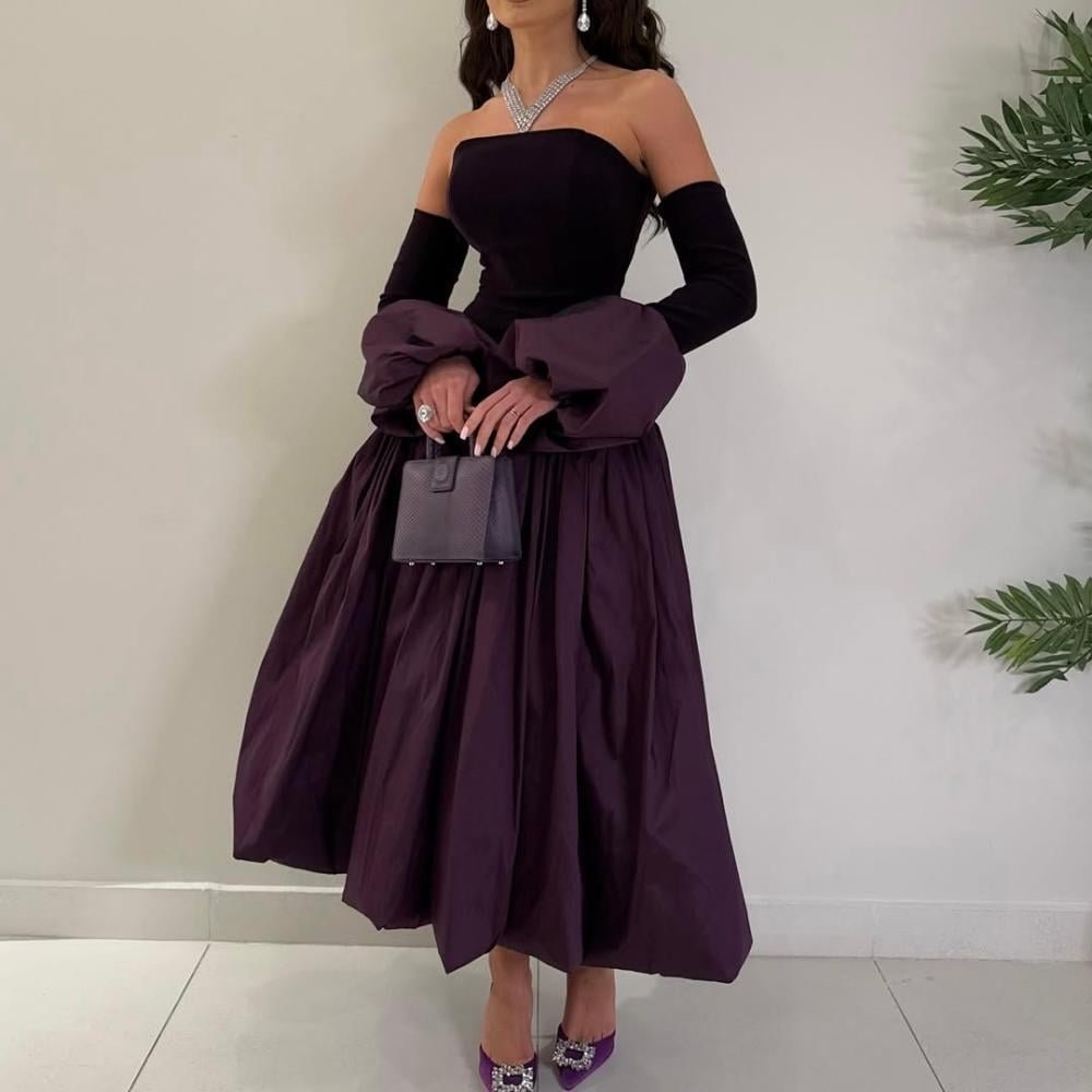 25 Black Leather Glove Outfits for Winter Weddings That Are Elegant, Warm and Timeless 11 Black leather glove wedding outfit idea 10