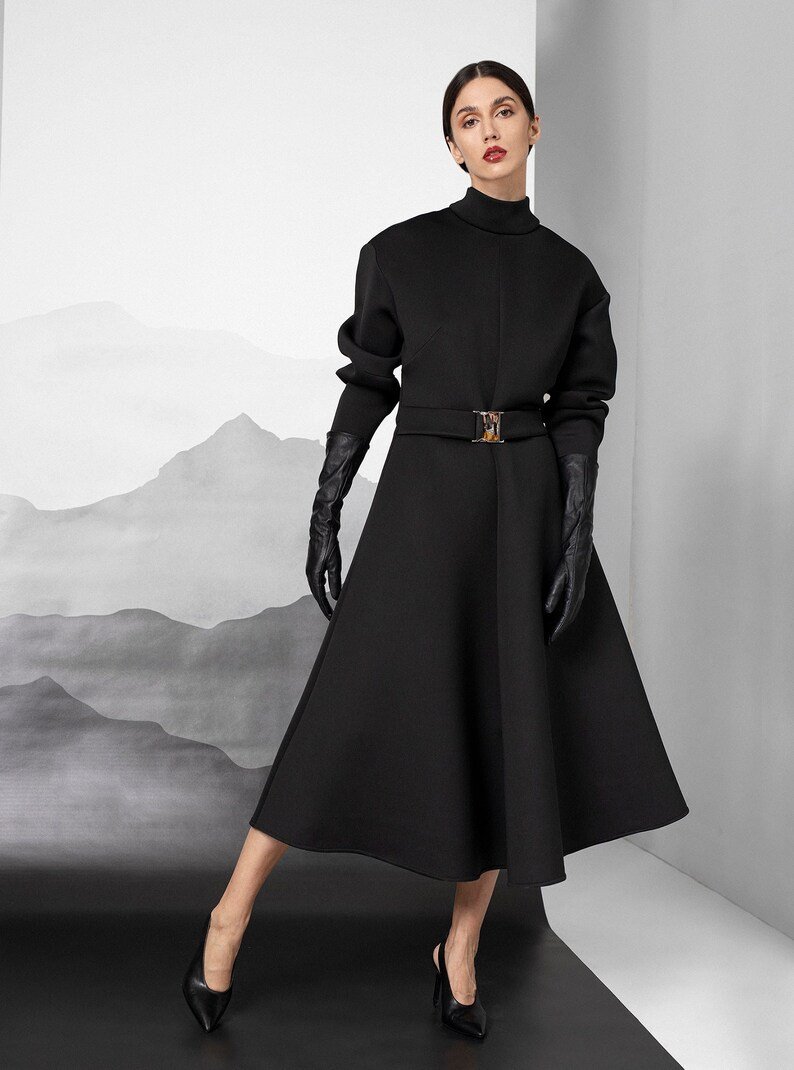 25 Black Leather Glove Outfits for Winter Weddings That Are Elegant, Warm and Timeless 26 Black leather glove wedding outfit idea 25