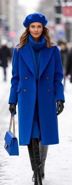 40 Leather Glove and Scarf Outfits for Cold Walks That Are Warm, Chic and Easy to Wear 22 Blue Coat, Black Leather Gloves and a Blue Scarf