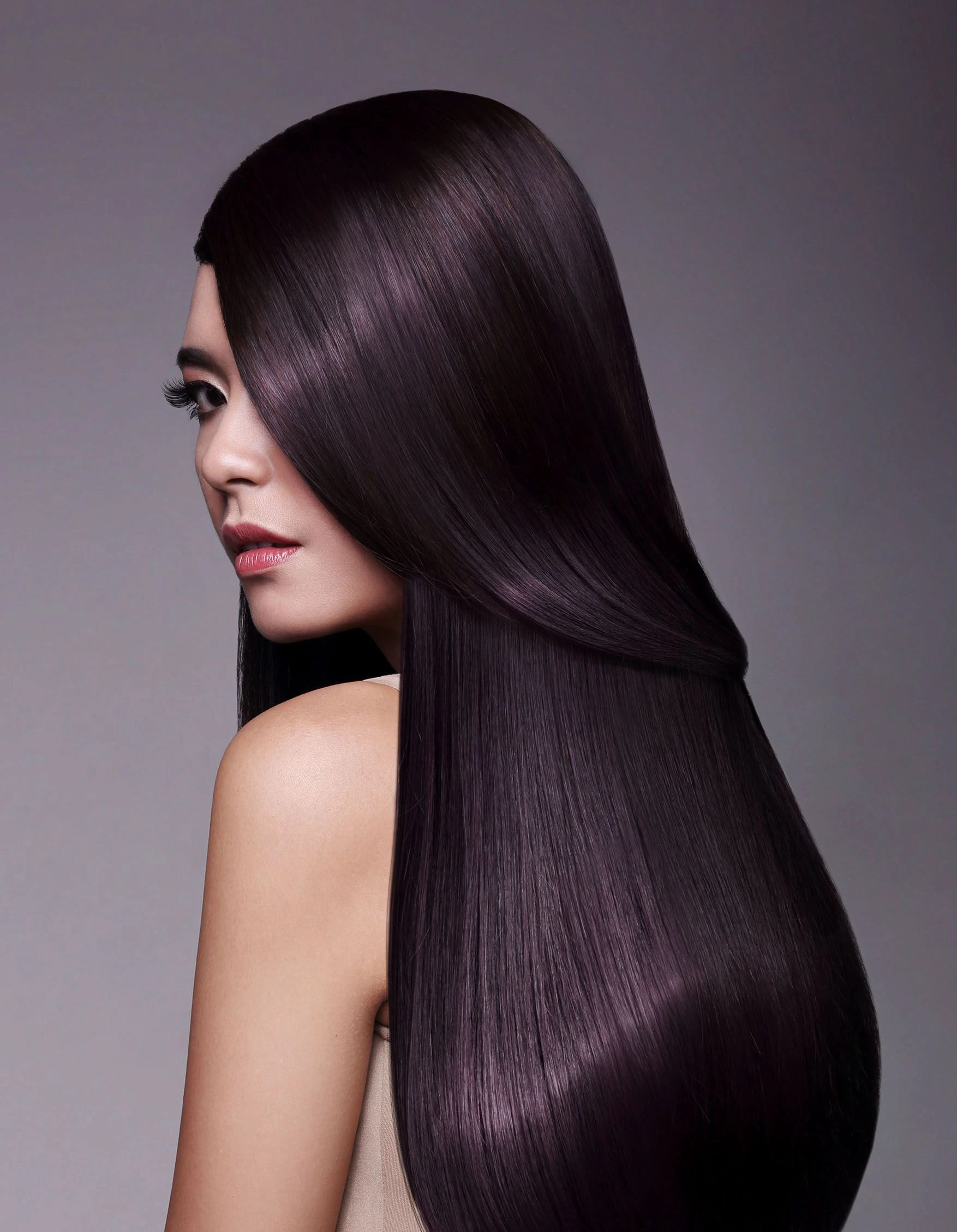 38 Long Glass Hair Hairstyles For Women In Their 30s With Straight Polished Lengths That Are Sleek, Shiny and Polished 8 Long Polished Glass Hair With Glossy Roots