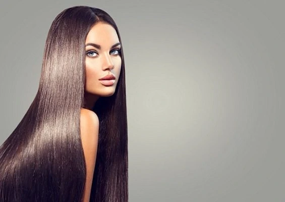 38 Long Glass Hair Hairstyles For Women In Their 30s With Straight Polished Lengths That Are Sleek, Shiny and Polished 9 Straight Glass Lengths With A Centre Part