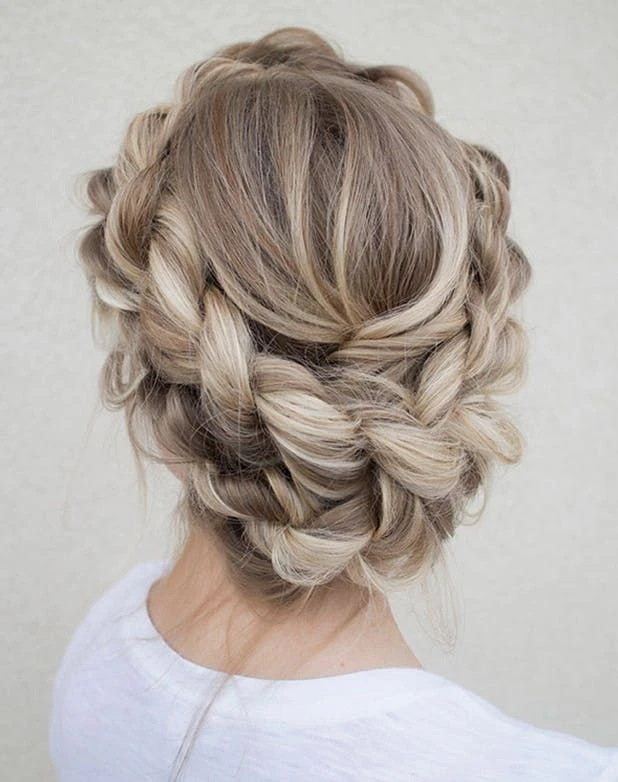 Fine-Hair Crown Braid With A Textured Base