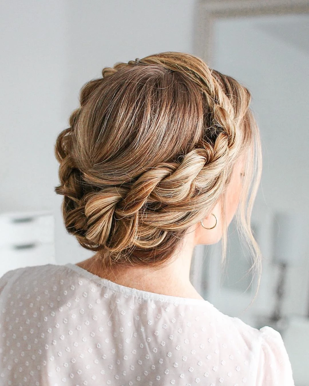 Soft Crown Twist Braid With Pulled-Out Volume
