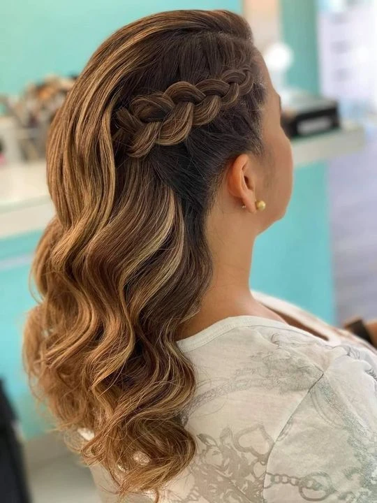 Wavy Side Braid With A Shoulder Sweep