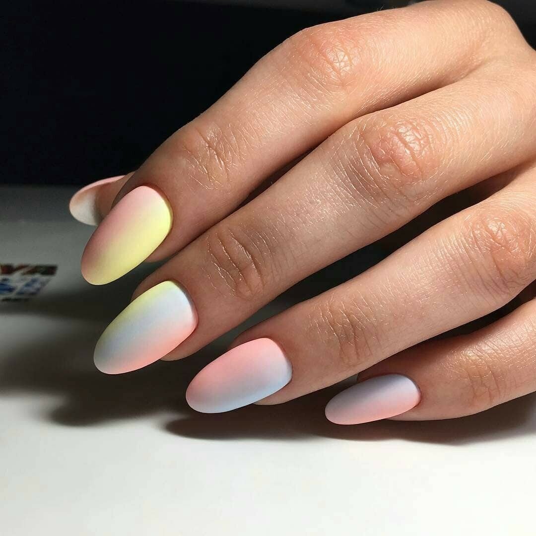 Matte Pastel Gradient Oval Nails for Late Winter