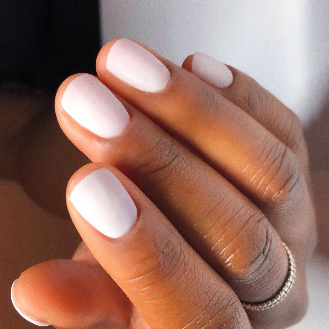 38 Matte Top Coat Jelly Nails for Winter Everyday Wear That Are Soft, Natural and Easy to Live With 7 Matte White Oval Nails for Winter Everyday Wear