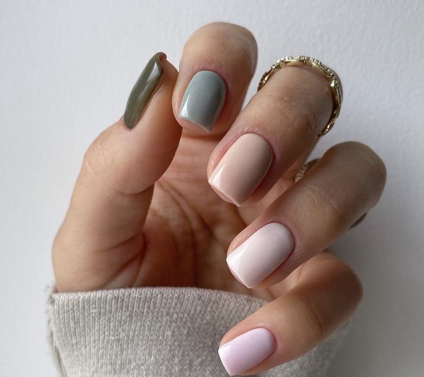 38 Matte Top Coat Jelly Nails for Winter Everyday Wear That Are Soft, Natural and Easy to Live With 8 Matte Multi-Colour Almond Nails for Winter Everyday Wear