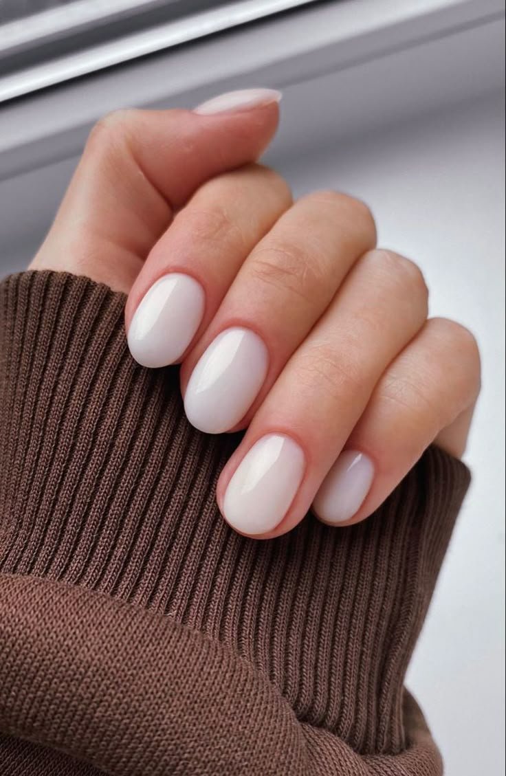 38 Matte Top Coat Jelly Nails for Winter Everyday Wear That Are Soft, Natural and Easy to Live With 23 Matte Pale Milky Oval Nails for Winter Everyday Wear