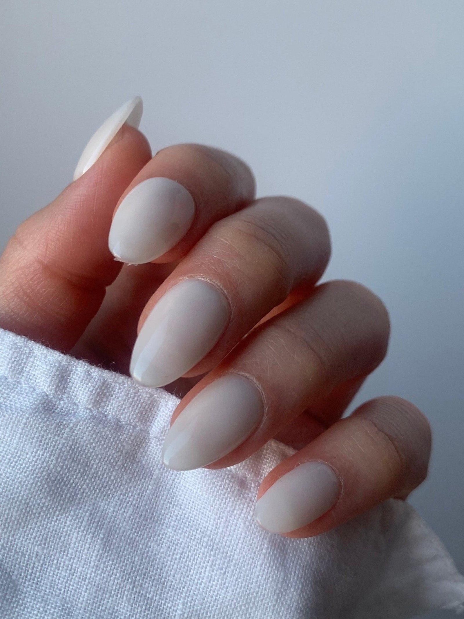 38 Matte Top Coat Jelly Nails for Winter Everyday Wear That Are Soft, Natural and Easy to Live With 28 Matte Sheer White Almond Nails for Winter Everyday Wear