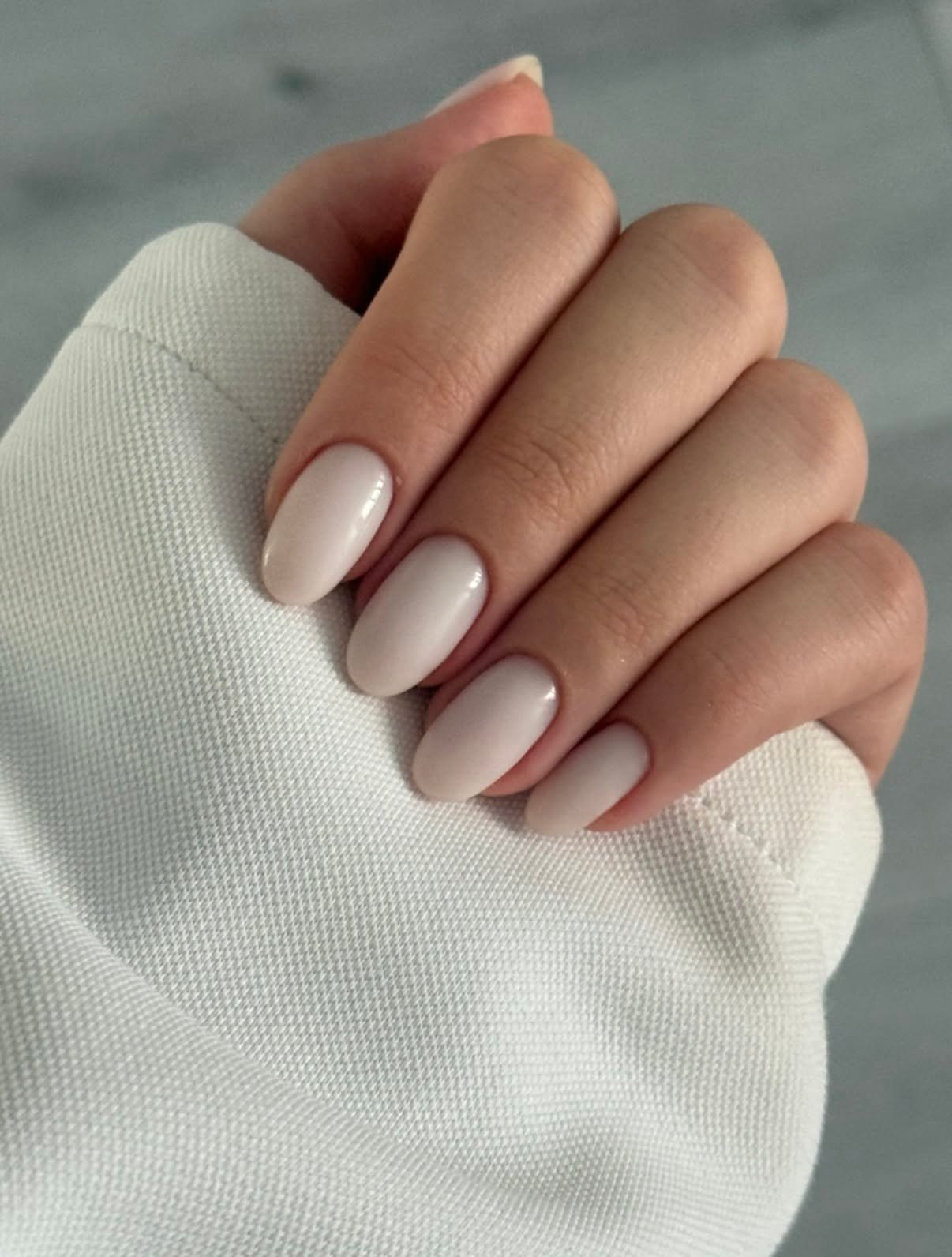 38 Matte Top Coat Jelly Nails for Winter Everyday Wear That Are Soft, Natural and Easy to Live With 29 Matte Nude Oval Nails for Winter Everyday Wear