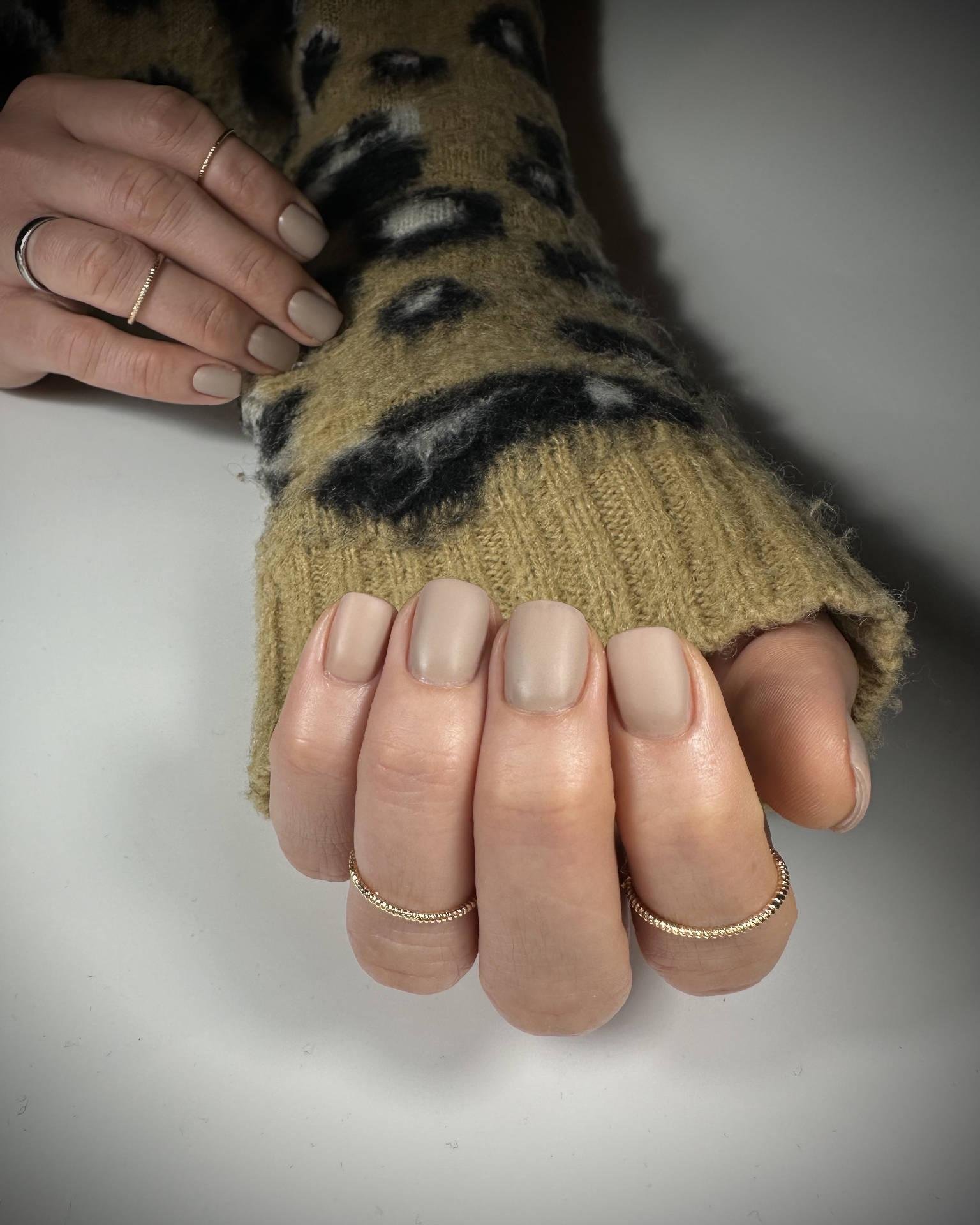 38 Matte Top Coat Jelly Nails for Winter Everyday Wear That Are Soft, Natural and Easy to Live With 38 Matte Nude Square Nails for Winter Everyday Wear