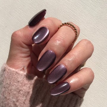 Almond Plum Cat Eye Nails with a Soft Grey Plum Tone for January Evenings