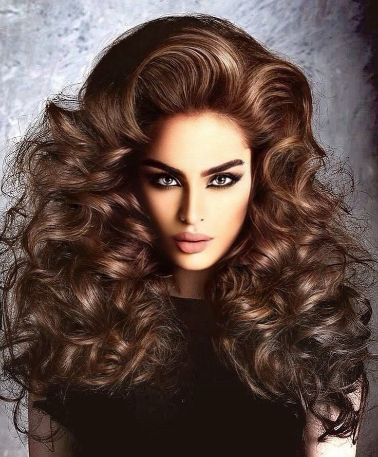 Defined Spiral Curls with a Vintage Blowout Finish