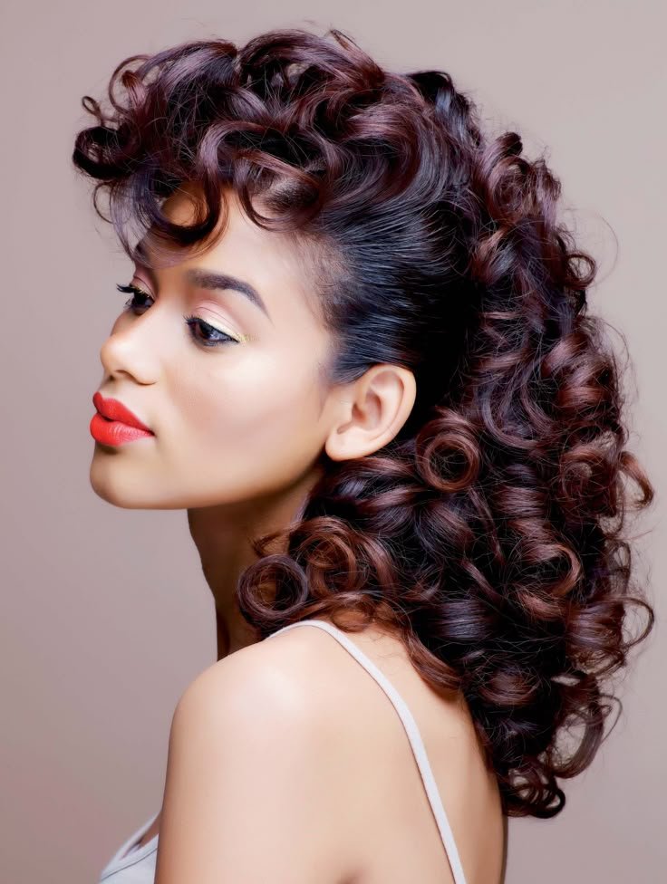 Soft Bombshell Curls for a Winter Evening Out