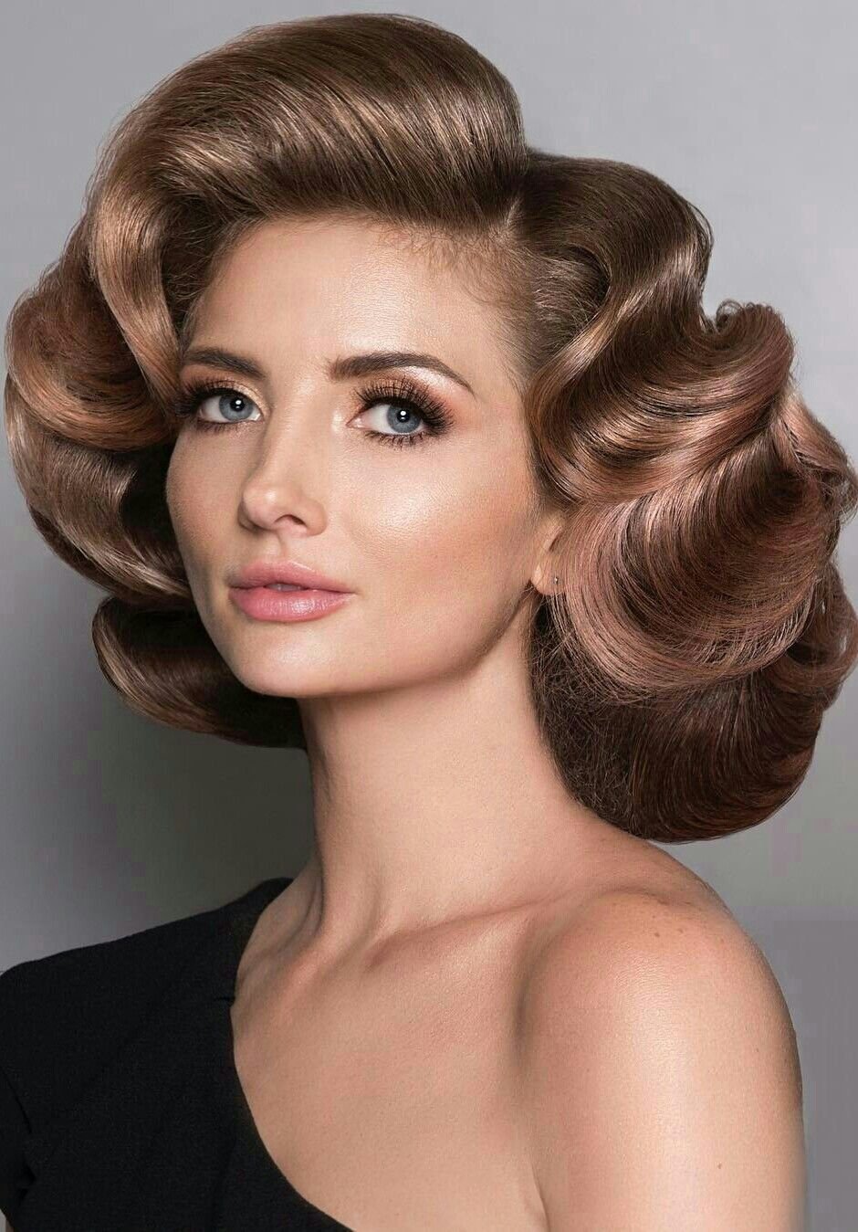 Sleek-Crowned Curls with Volume Through the Ends