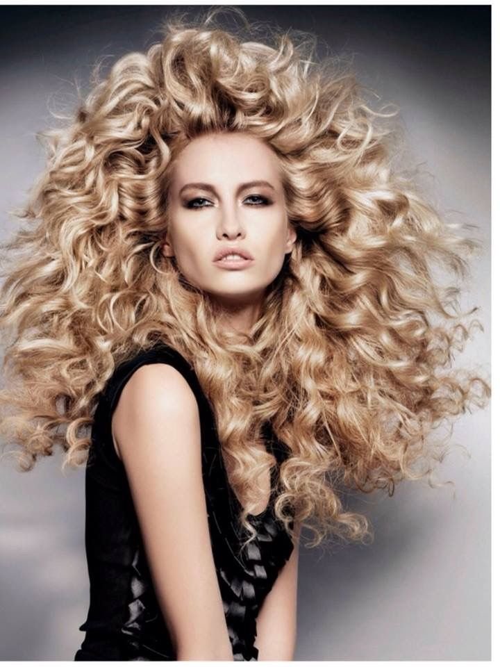 Dramatic Big Curls with Maximum Evening Volume
