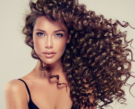 Free-Form Curls With A Light Curl Cream