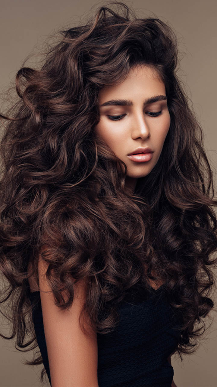 Bouncy Undone Curls With A Light Curl Cream