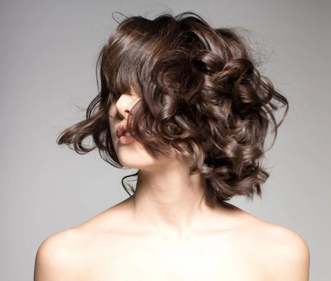 Bouncy Undone Curls With Soft Separation