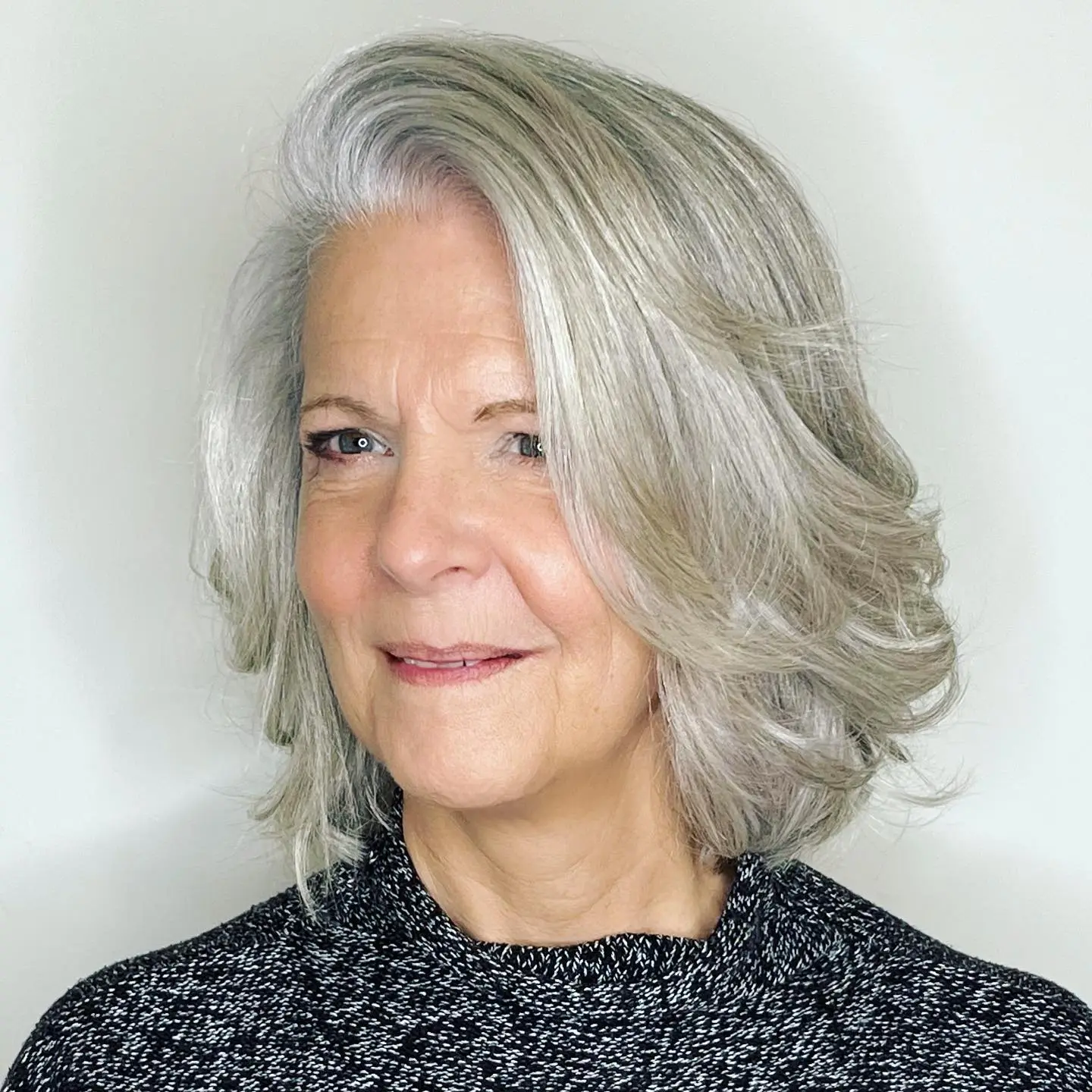 Smooth Blowout With a Deep Side Part