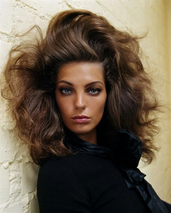 50 Retro Blowout Hairstyles for Fine Hair with Root Lift and Shine That Feel Full, Glossy and Easy to Wear 18 Retro Fine Hair Blowout with a Polished Finish