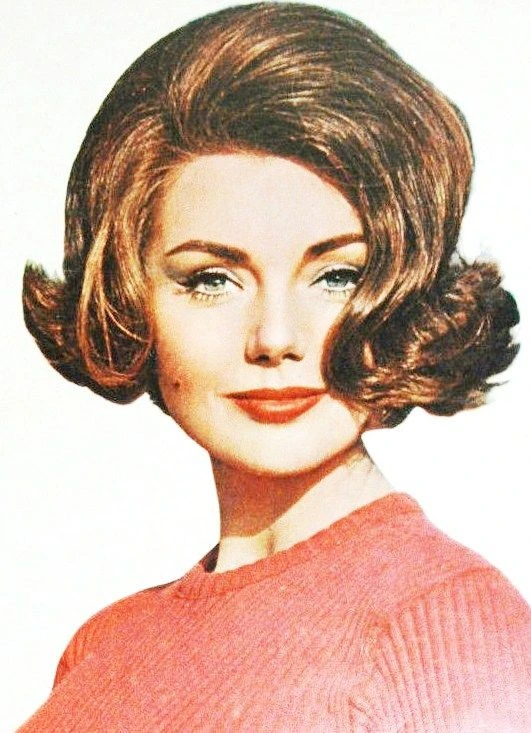 50 Retro Blowout Hairstyles for Fine Hair with Root Lift and Shine That Feel Full, Glossy and Easy to Wear 20 Fine Hair Blowout with Root Lift and a Side Sweep