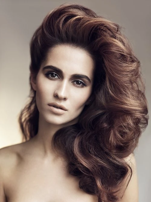 50 Retro Blowout Hairstyles for Fine Hair with Root Lift and Shine That Feel Full, Glossy and Easy to Wear 32 Shiny Fine Hair Blowout with a Smooth Side Part
