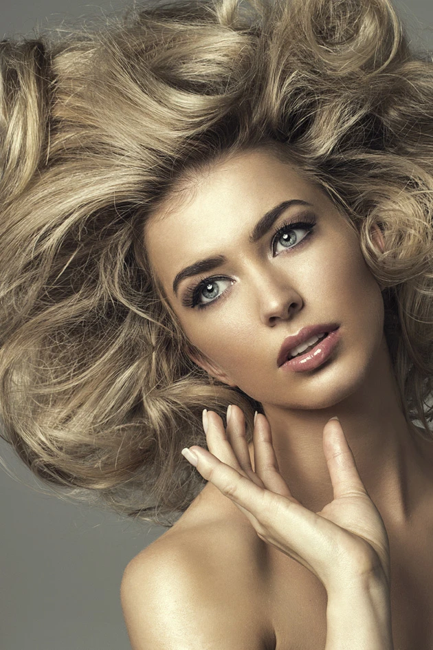 50 Retro Blowout Hairstyles for Fine Hair with Root Lift and Shine That Feel Full, Glossy and Easy to Wear 36 Fine Hair Blowout with a Relaxed Retro Shape
