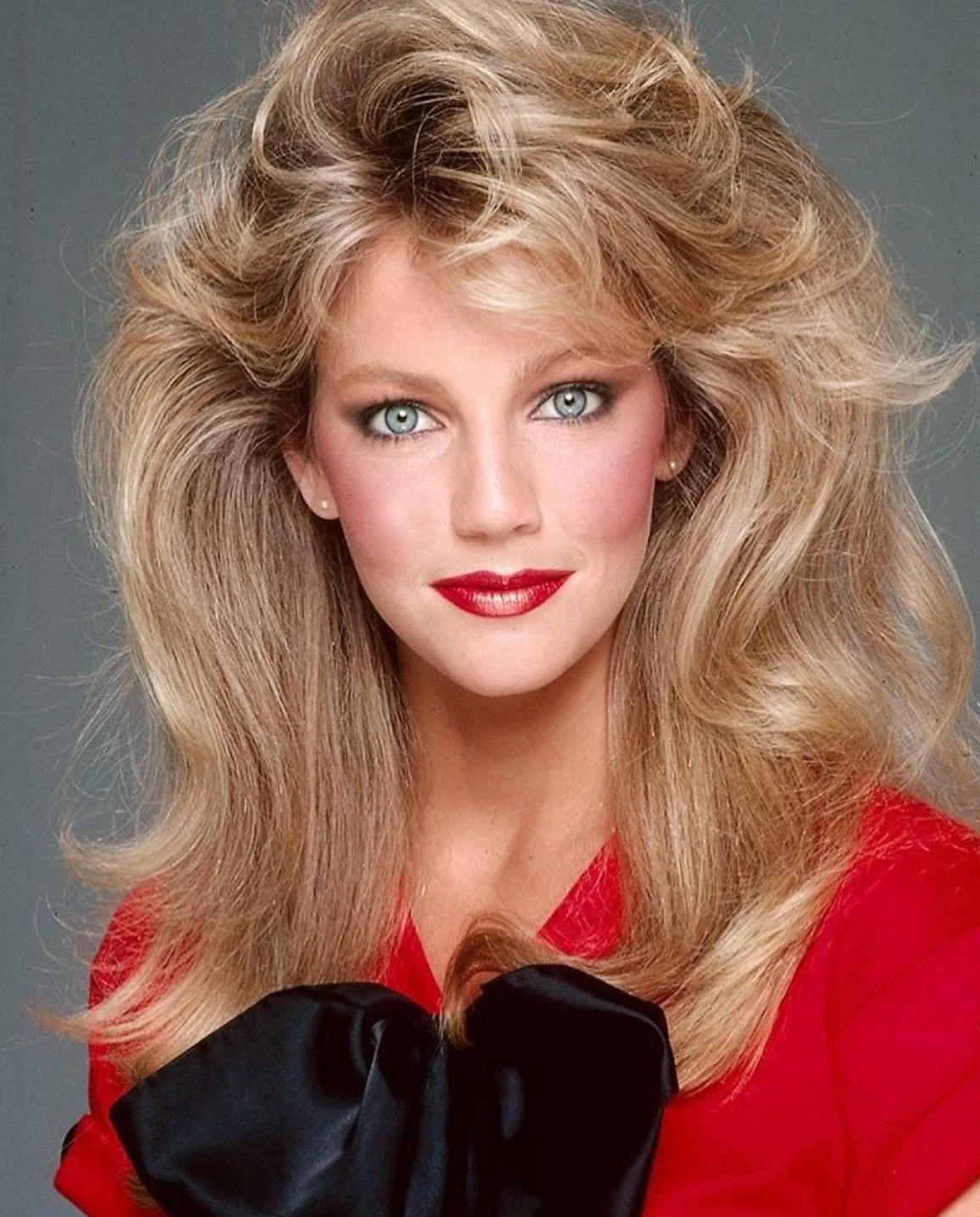 33 Retro Blowout Hairstyles for Long Hair with Flipped-Out Layers That Feel Bouncy, Flowing and Easy to Wear 20 Long Retro Blowout with Soft, Flowing Flipped Lengths