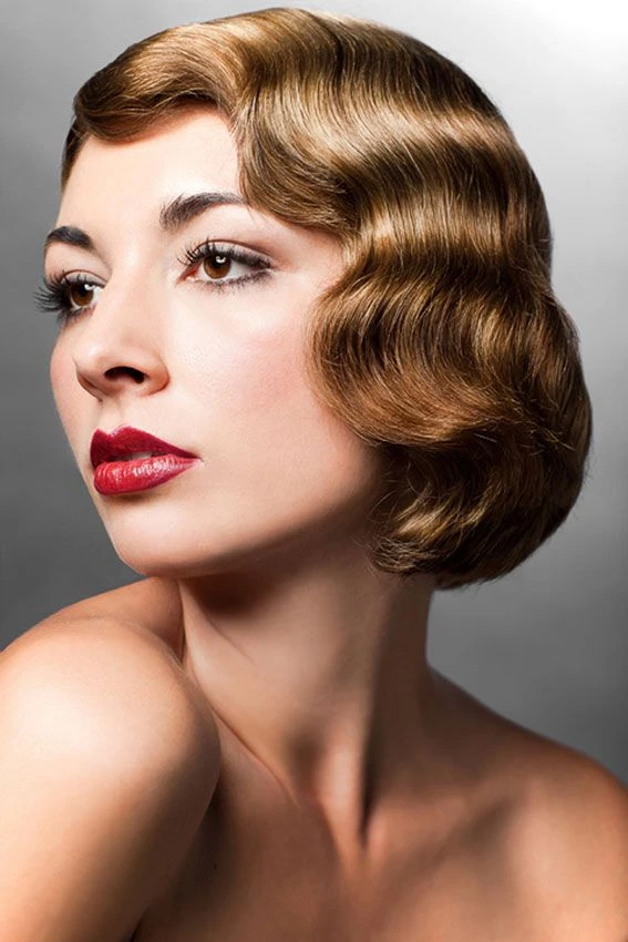 40 Retro Blowout Hairstyles for Medium Hair with an Off-Centre Part That Feel Bouncy, Polished and Easy to Wear 7 Bouncy Medium Layers with an Off-Centre Finish
