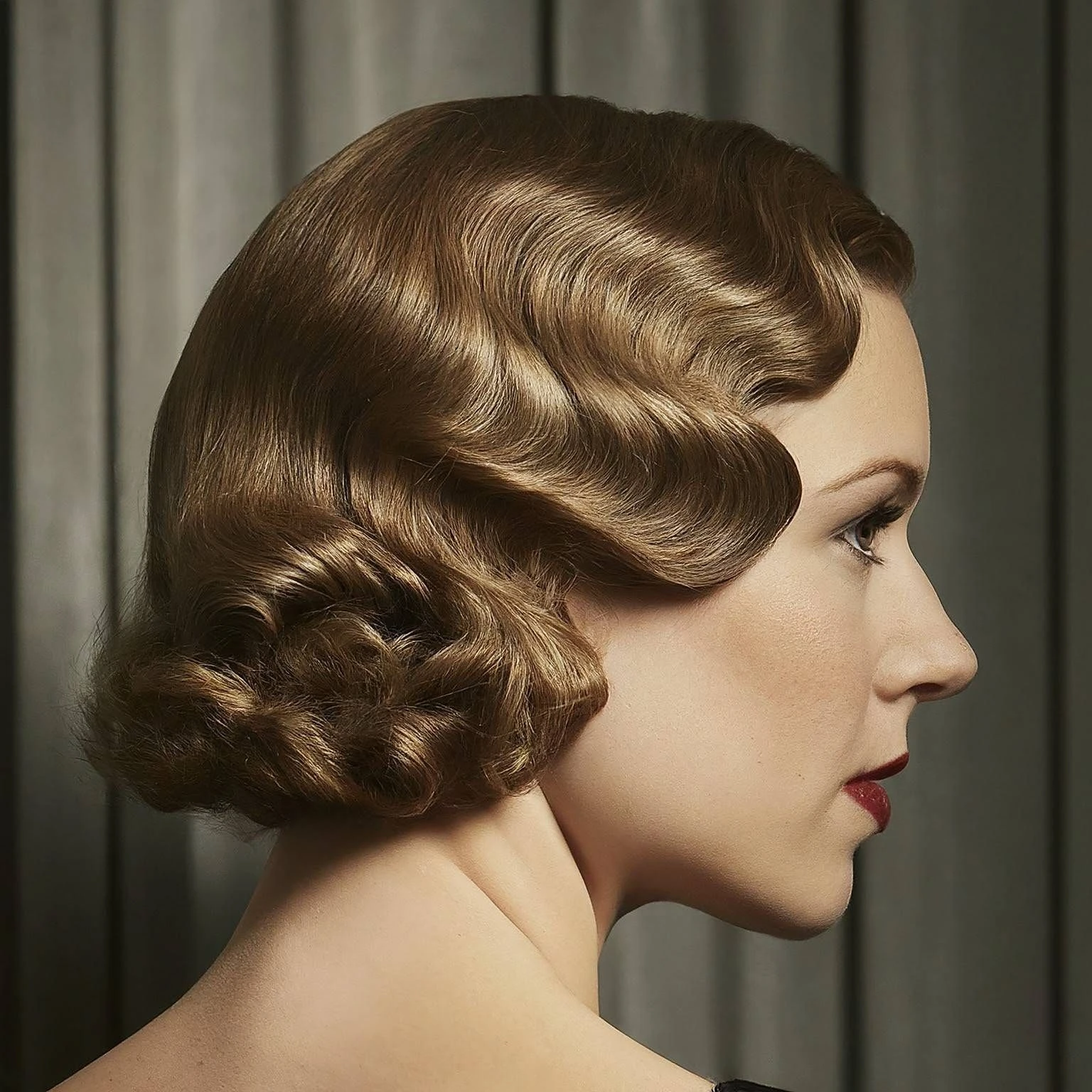 40 Retro Blowout Hairstyles for Medium Hair with an Off-Centre Part That Feel Bouncy, Polished and Easy to Wear 18 Polished Medium Blowout with a Smooth Side Sweep
