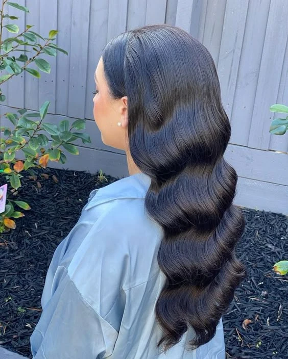 Medium Candlelit Waves With A Deep Side Part